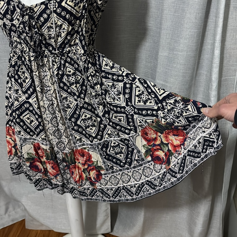 Angie brand-Pop Over Dress-Sz M-Rayon-NavyWhite/Floral-Boho Chic-Deep V Neck - Picture 5 of 11